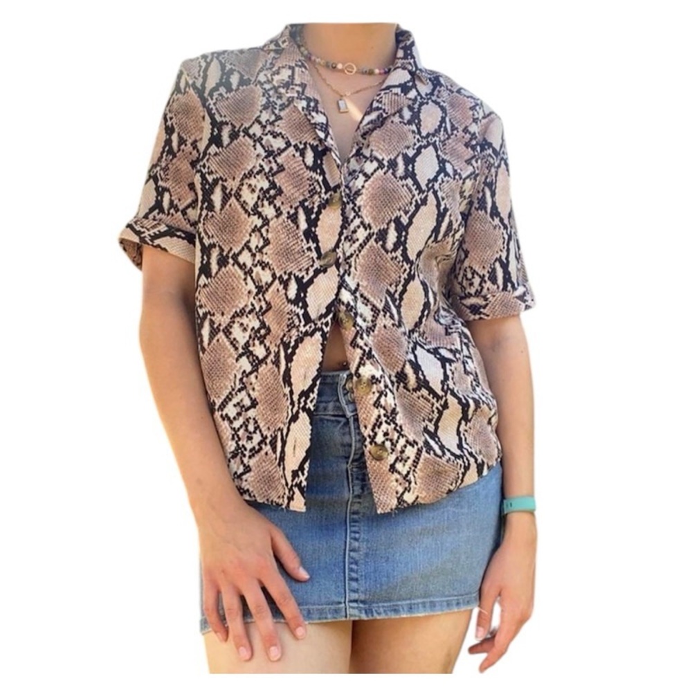 Flash Sale Love & Other Things Blouse Snake Print Short Sleeve Blouse Size XS